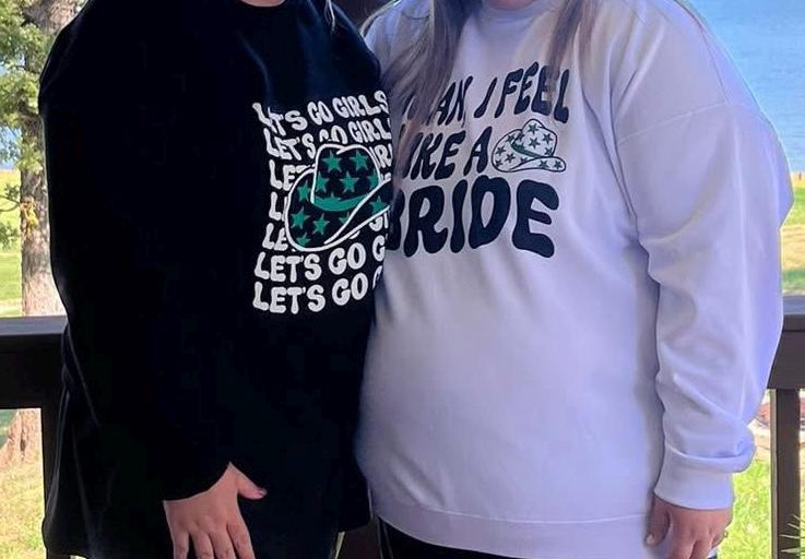 LET’S GO GIRLS Cowboy Hat T-Shirt – Western Bachelorette, Country Concert Tee, Girls Trip Shirt, Southern Style Graphic Tee