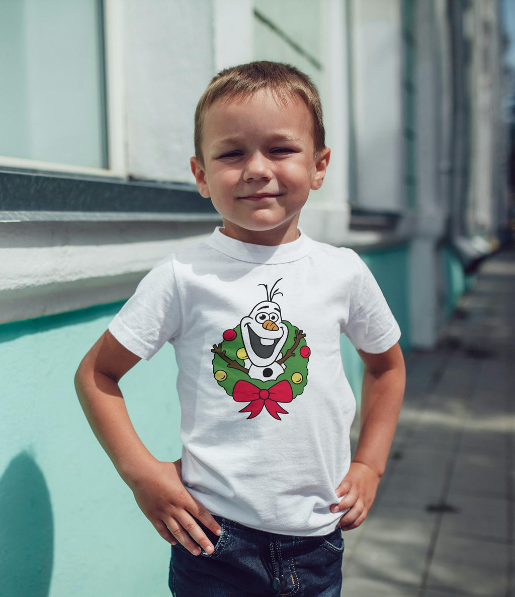 Olaf Christmas Wreath Kids T-Shirt – Festive Frozen-Inspired Holiday Tee for Little Snow Fans